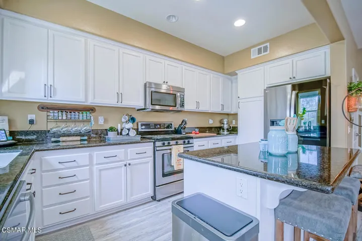 D KITCHEN 00