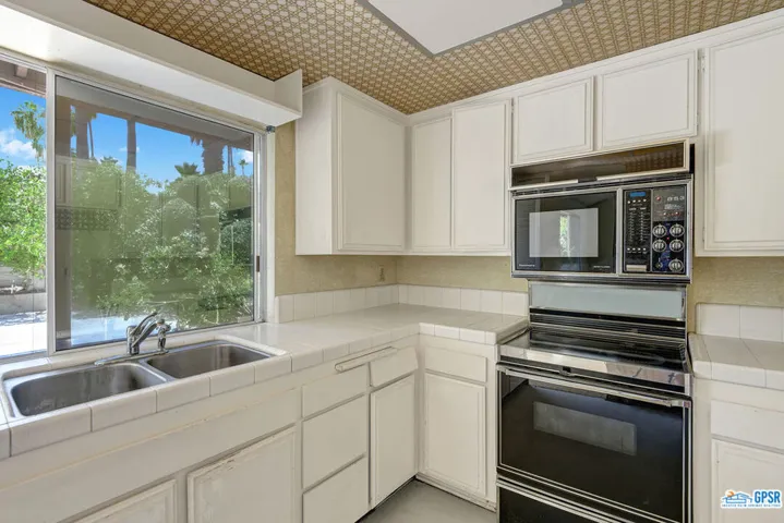 2189 E Sonora Road, Palm Springs, California 92264