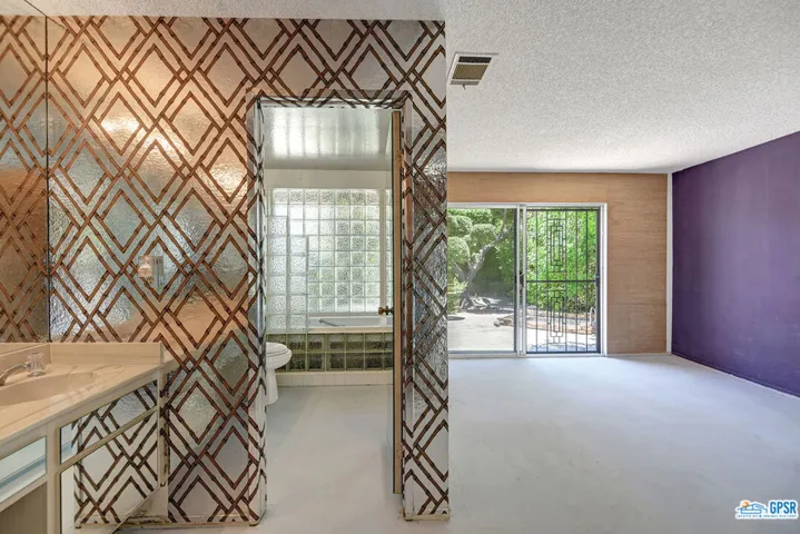 2189 E Sonora Road, Palm Springs, California 92264