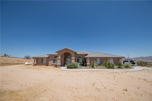 23882 Ashland Road, Apple Valley, California 92308