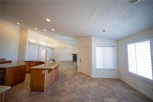 23882 Ashland Road, Apple Valley, California 92308