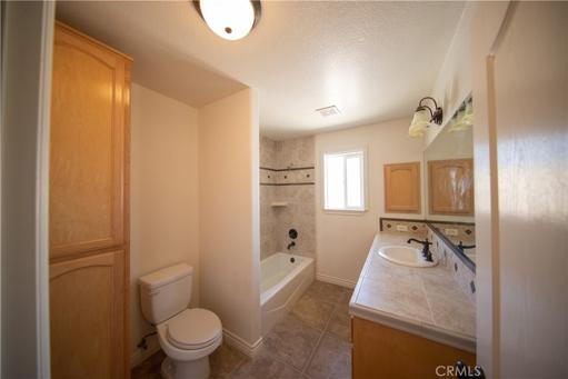 23882 Ashland Road, Apple Valley, California 92308