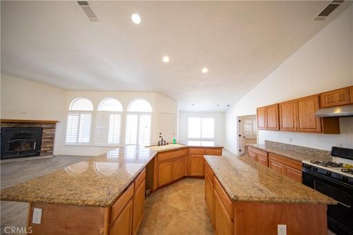 23882 Ashland Road, Apple Valley, California 92308