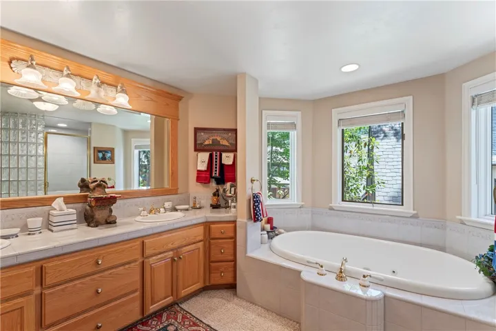 27780 High Knoll Road, Lake Arrowhead, California 92352