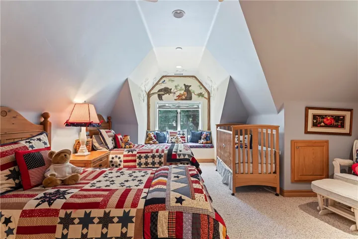 27780 High Knoll Road, Lake Arrowhead, California 92352
