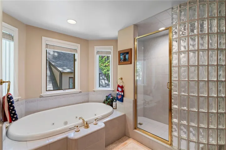 27780 High Knoll Road, Lake Arrowhead, California 92352