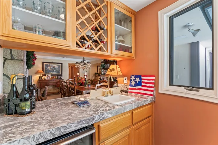 27780 High Knoll Road, Lake Arrowhead, California 92352