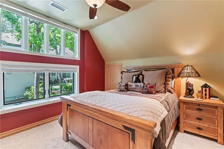 27780 High Knoll Road, Lake Arrowhead, California 92352