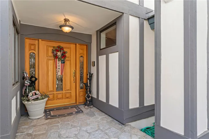 27780 High Knoll Road, Lake Arrowhead, California 92352