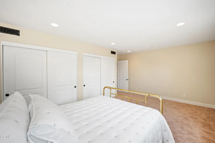 273 N Catalina St MLS-43