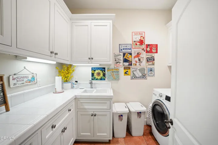 273 N Catalina St MLS-34