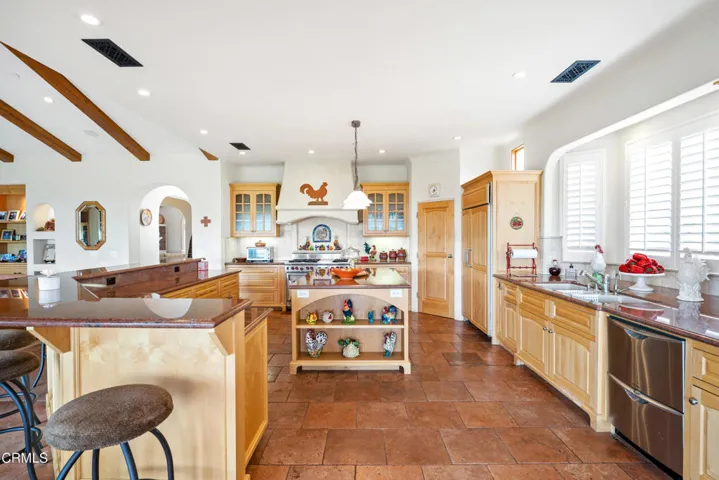 273 N Catalina St MLS-22