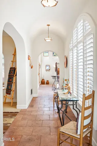 273 N Catalina St MLS-18