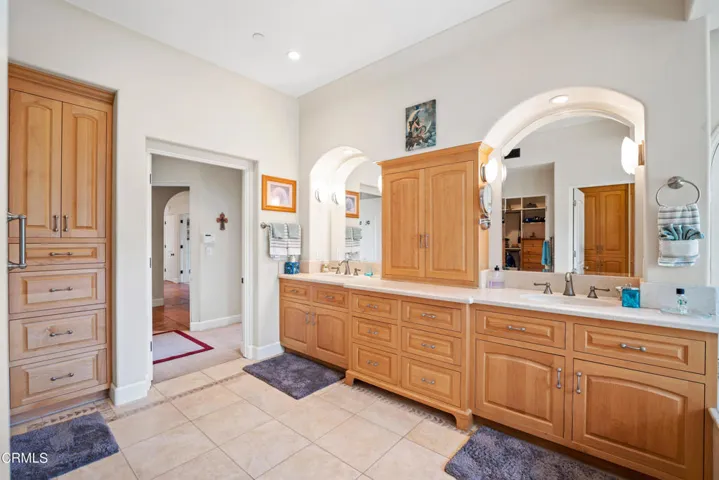 273 N Catalina St MLS-36
