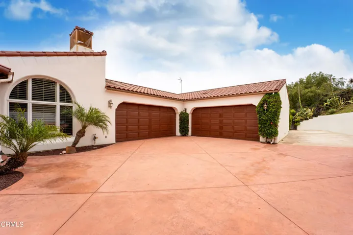 273 N Catalina St MLS-53