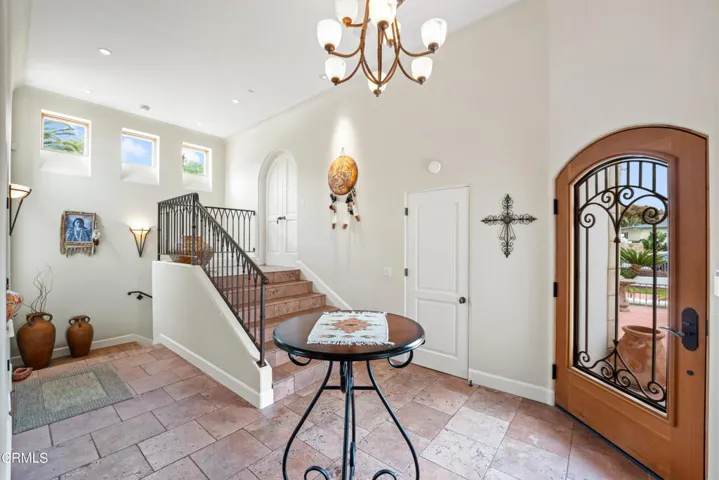 273 N Catalina St MLS-9
