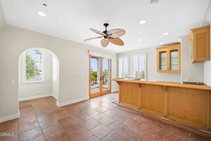 273 N Catalina St MLS-41
