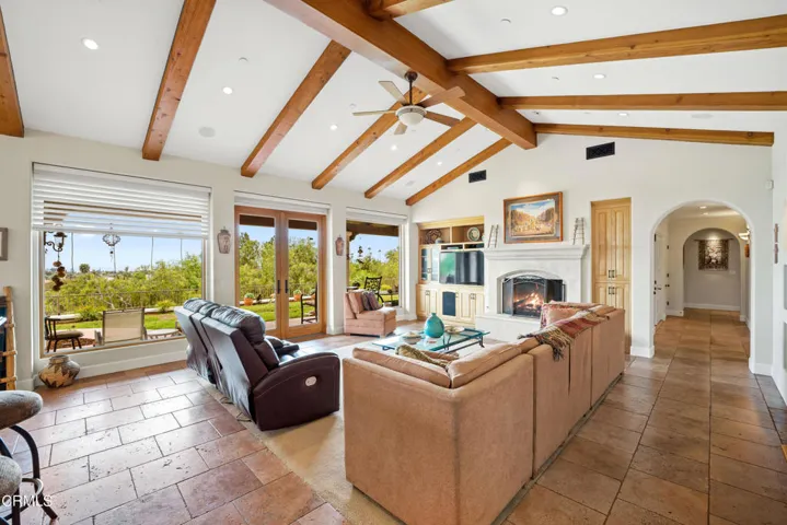 273 N Catalina St MLS-29
