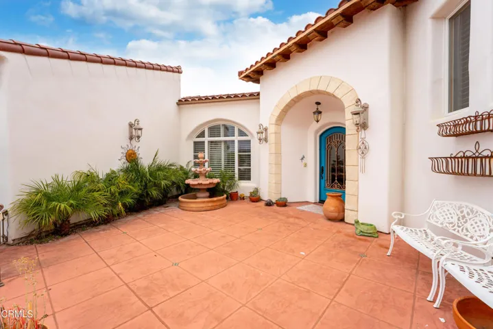 273 N Catalina St MLS-52