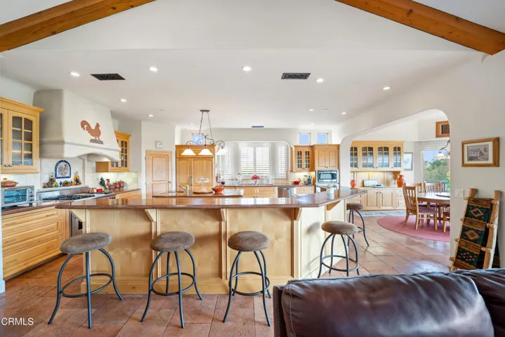 273 N Catalina St MLS-20
