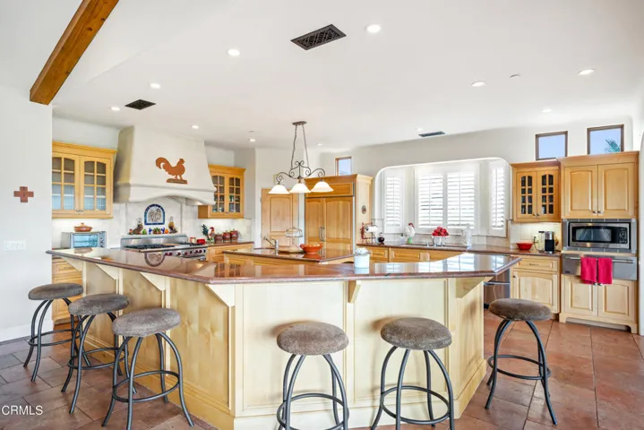 273 N Catalina St MLS-21