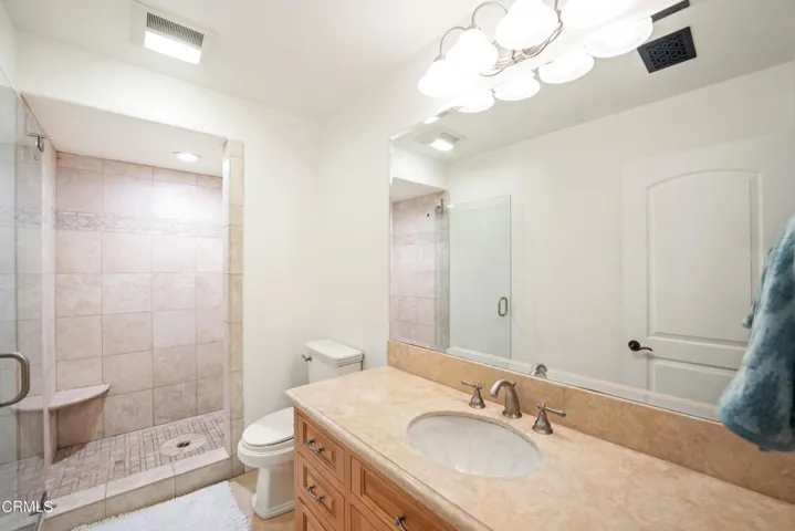 273 N Catalina St MLS-44