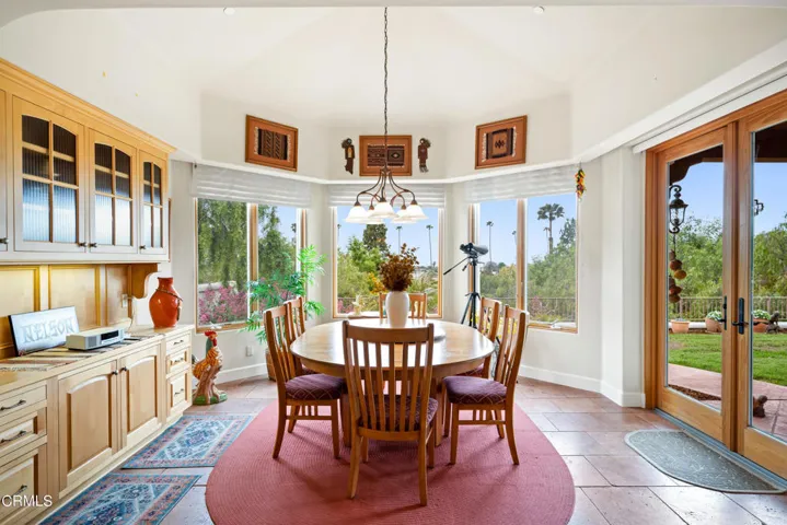 273 N Catalina St MLS-25