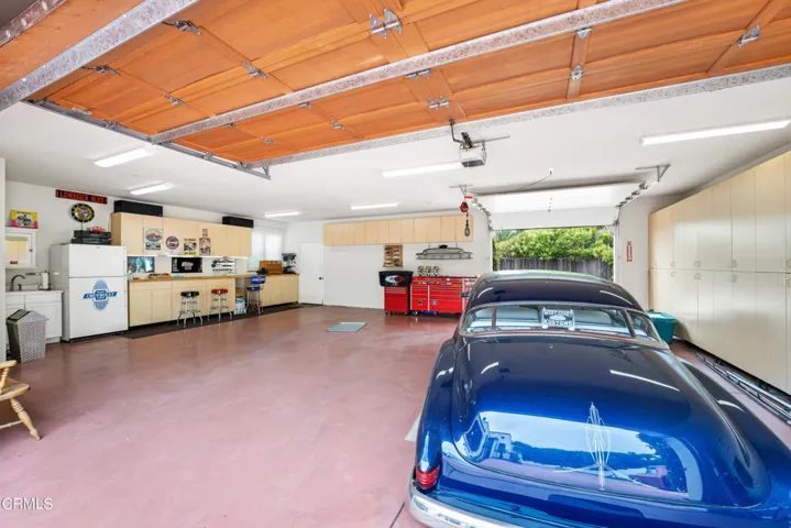 273 N Catalina St MLS-45