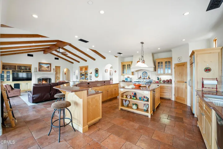 273 N Catalina St MLS-23