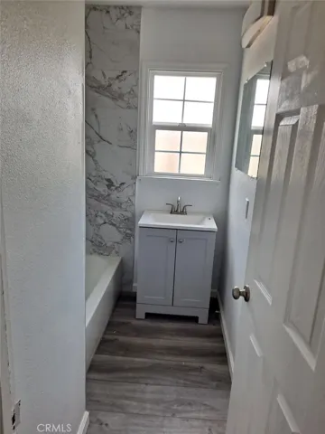 9811 San Carlos Ave, South Gate, California 90280