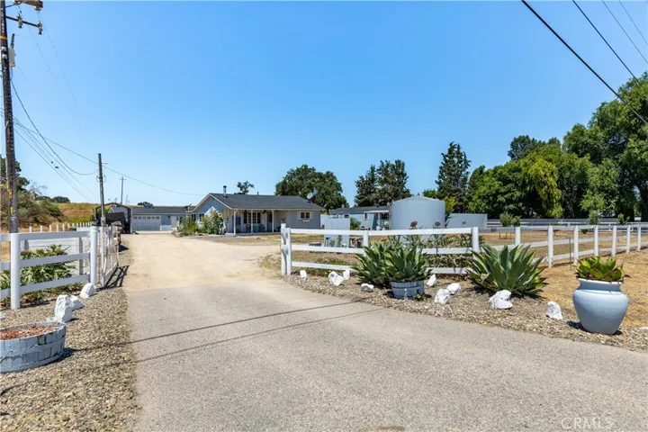 8845 Creston Road, Paso Robles, California 93446