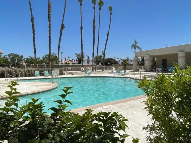 77717_pool_Desert_Breezes