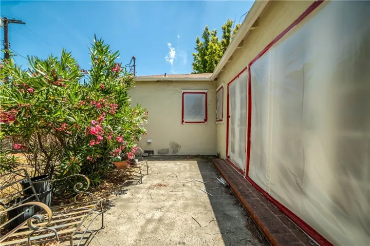 4828 Radford Avenue, Valley Village, California 91607