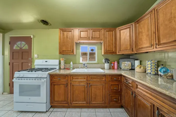 43976 Sola Street, Indio, California 92201