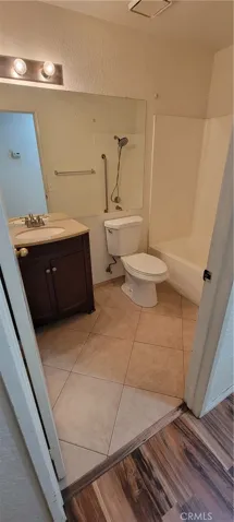Hallway Full Bathroom