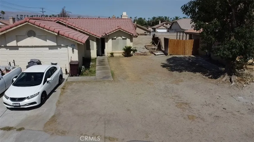 Front of house - no landscape