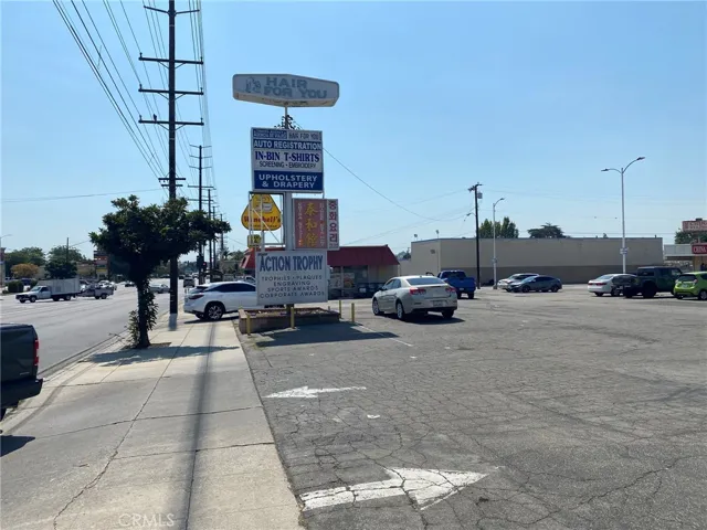 301 N Harbor Boulevard, La Habra, California 90631