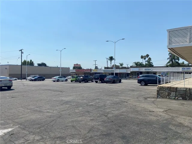 301 N Harbor Boulevard, La Habra, California 90631