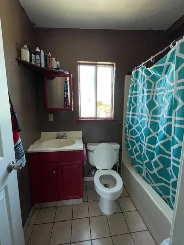 627 Roosevelt Street, Salinas, California 93905