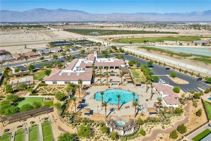 Pool/Spa/Bocce Ball Courts