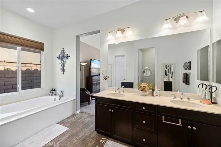 Double sink vanity