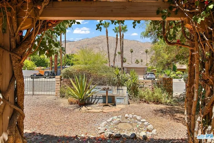 654 S Camino Real, Palm Springs, California 92264