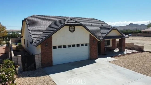 27971 Hummingbird Lane, Helendale, California 92342