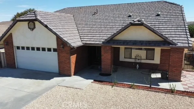 27971 Hummingbird Lane, Helendale, California 92342