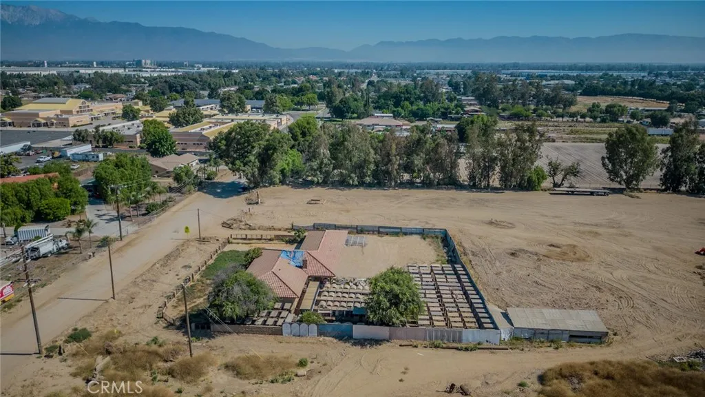 11273 Alder Avenue, Bloomington, California 92316 home-pic-3