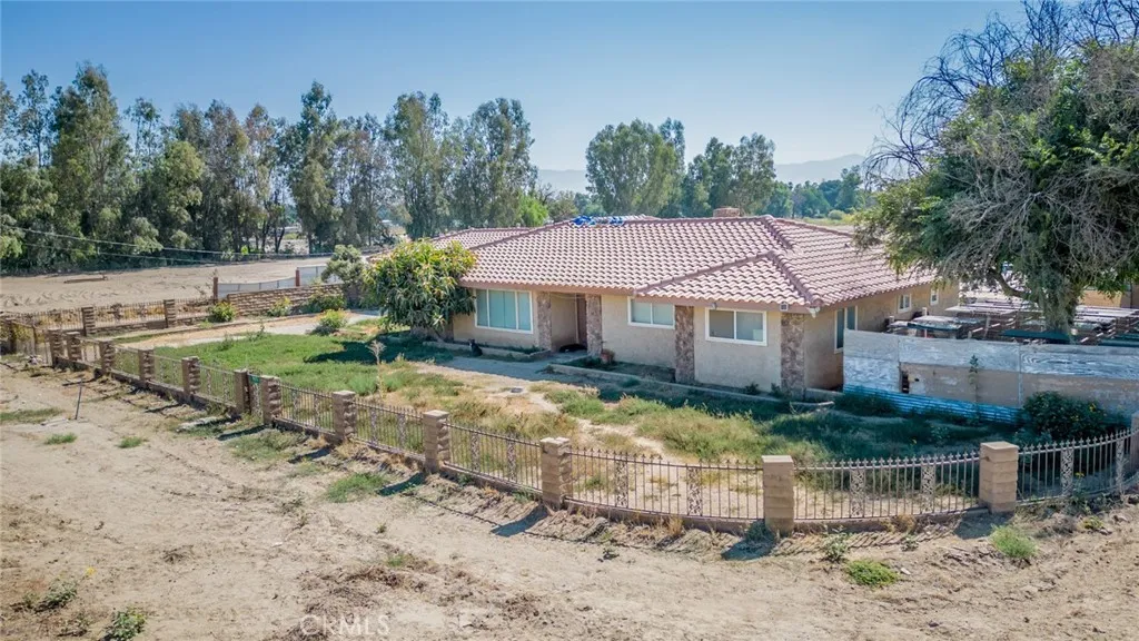 11273 Alder Avenue, Bloomington, California 92316 home-pic-1