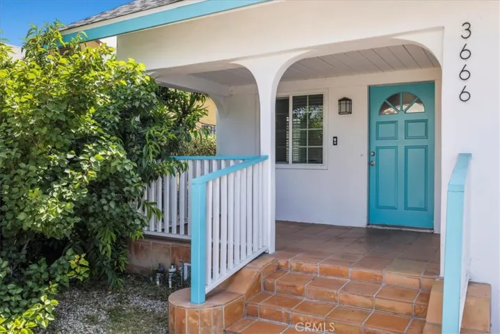 Exterior Downstairs 2 bedroom entrance