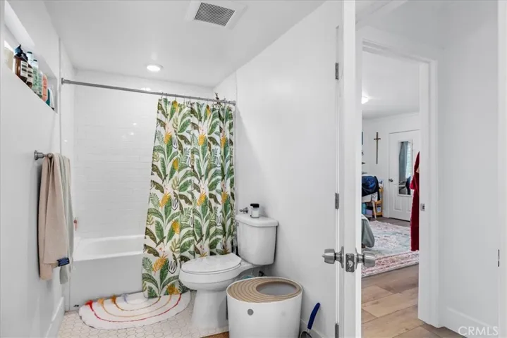 Upstairs bathroom
