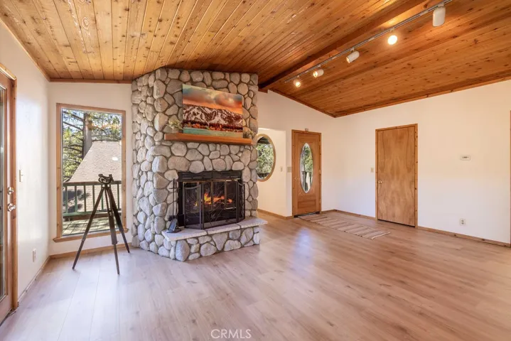 42625 Alta Vista Avenue, Big Bear, California 92315