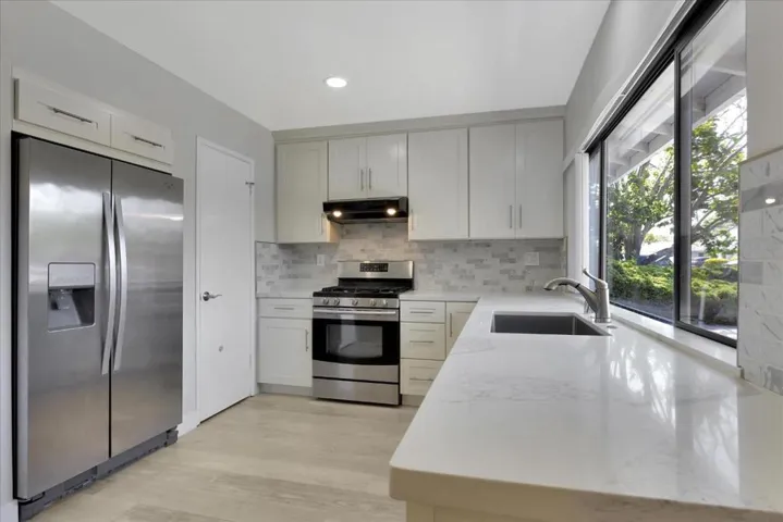301 Chesapeake Avenue, Foster City, California 94404